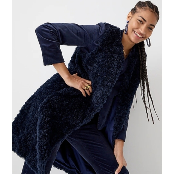 20. J.Crew Long vest in recycled sherpa - Picture 2 of 12
